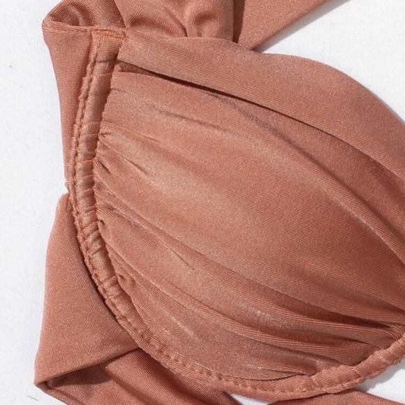 Ruched Underwire Bikini Top - Picture 5 of 10